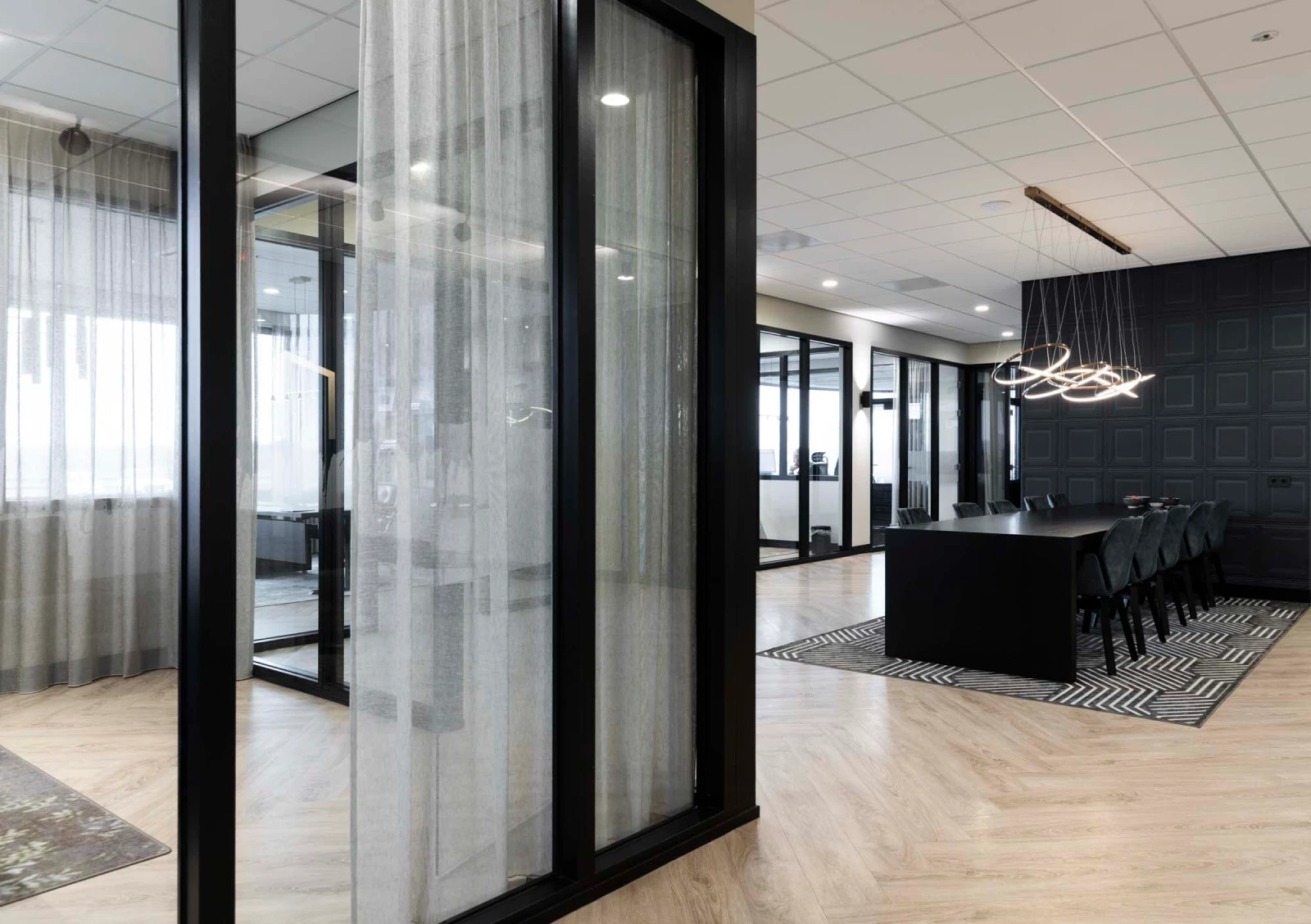 Plene-projectinrichting-luxe-kantoorinrichting-Bensink-Vastgoed-6